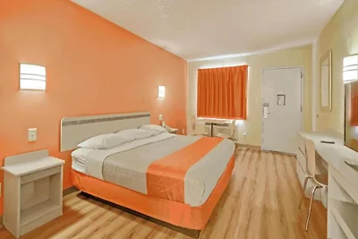 1 letto king size | Vasca da bagno accessibil...