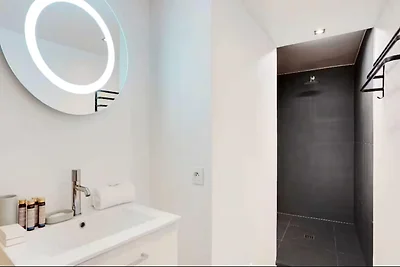 Appartement aan de Champs-Elysées voor 6...