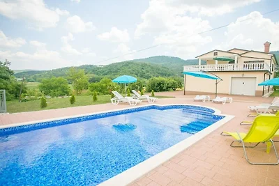 Villa in Buzet mit Schwimmbecken