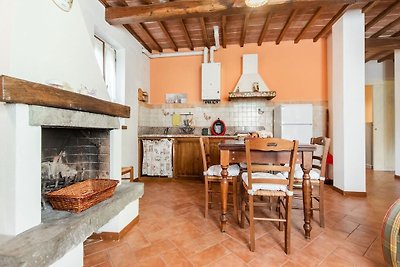 Sonnengeküsstes Ferienhaus in Torgiano mit...