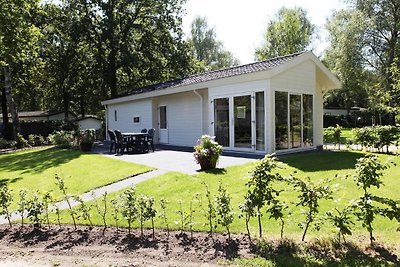 Schönes Chalet in einem Ferienpark, angrenzen...