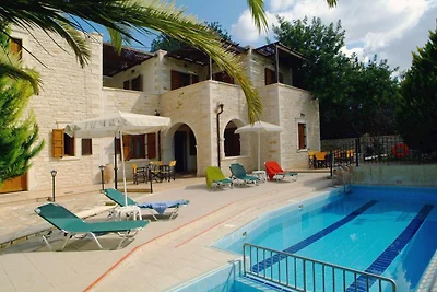 Villa a Rethymno con vista sulla campagna