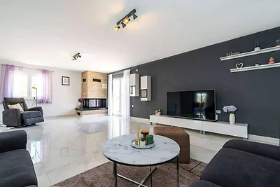 Charmante Villa in der Nähe von Benkovac