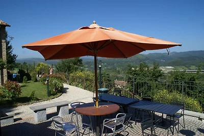 Ferienhaus in Montecarelli mit Pool