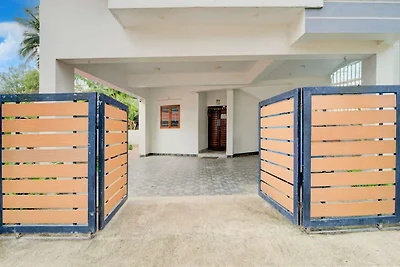 Super Hotel O Kazhakkoottam