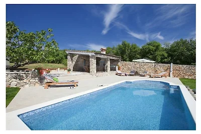 Villa in Koromačno mit Schwimmbecken