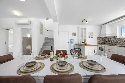 Bezaubernde Villa mit Pool in Krnica