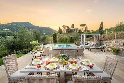 Villa in Lucca met wijngaard en uitzicht
