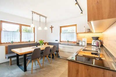 Chalet con terrazza panoramica a Zell am...