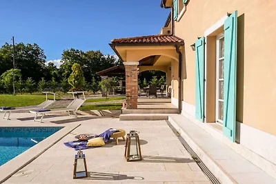 Villa a Kras con piscina