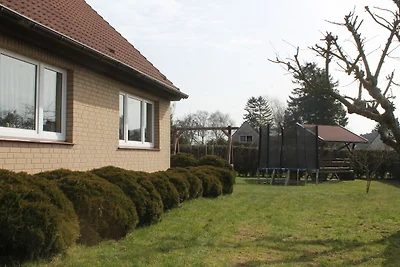 Spazioso appartamento a Brusow con giardino