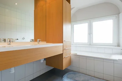 Villa moderna a Bévercé con sauna