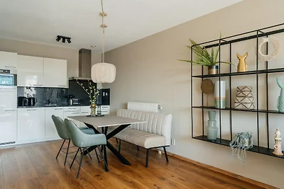 Moderno appartamento a Den Haag con balcone