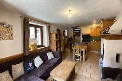 Haus in Les Allues in der Nähe der Gondelbahn