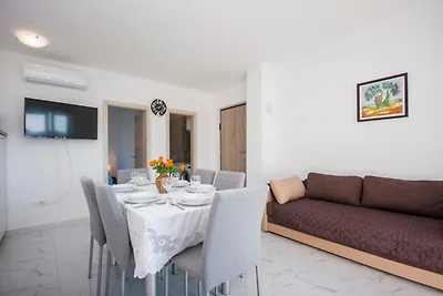 Apartments Happy Holiday - Two Bedroom Apartm...