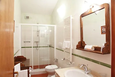 Elegante Wohnung in einer historischen Villa