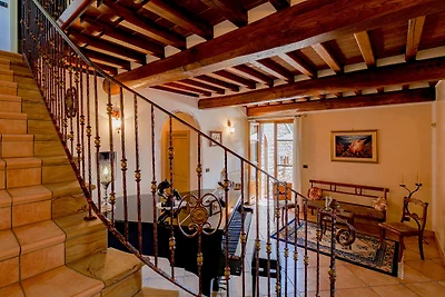 Luxuriöse Villa in Cortona mit Sprudelbad