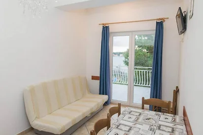 Schöne Wohnung in Brodarica