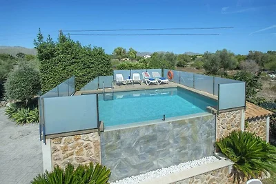 Villa in Pollensa mit Schwimmbecken