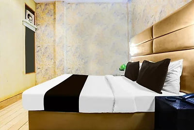 Super Hotel O Vivekanand Marg