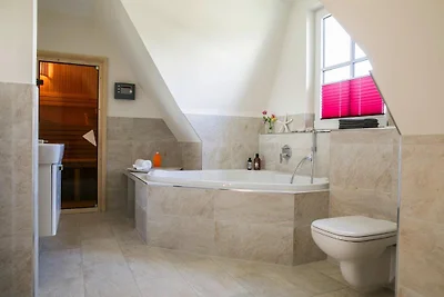 Luxus Reetdachhaus in Fuhlendorf mit Sauna