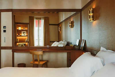 Vertraulicher Raum 3, nur einen Steinwurf vom...