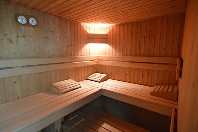 Espaciosa Casa de Vacaciones con Sauna en...