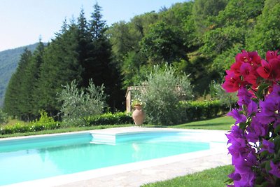 Impressionante villa con piscina a Cortona