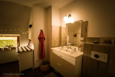 Rustic Refuge Glamping with Hot-Tub and Sauna...