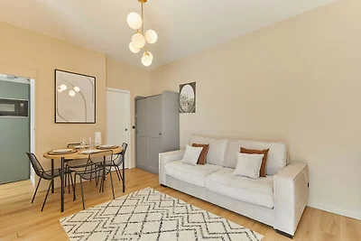 Moderne Suite am Seineufer im 16.