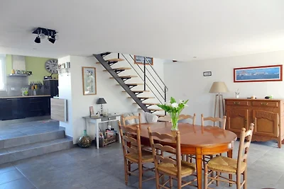 Steinhaus in Bricqueville nahe Sandstrand