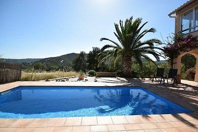 Vrijstaande villa in Catalonië met...