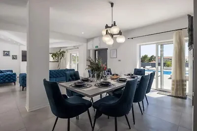Villa Stipea - Four Bedroom Villa with Swimmi...
