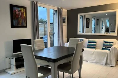 Hütte in Dünen mit Wanderwegen