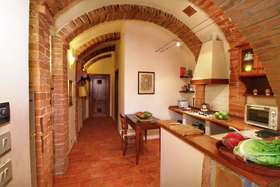 Agriturismo con piscina a Poggibonsi