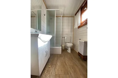 Domek z bali pośród natury