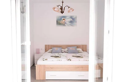 Izola Spacious Apartment with Terrace and Pat...