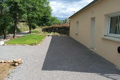 Villa des Figuiers immersa nel verde