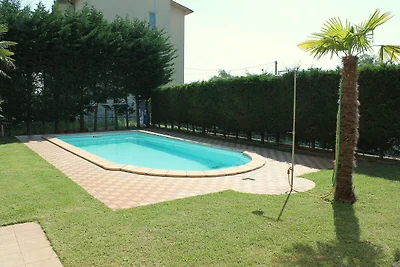 A Lazise, con piscina, vicino al Lago di...