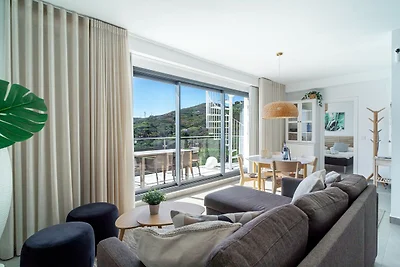 Penthouse in Nerja mit Infinity-Pool