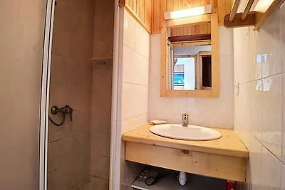 Geräumiges Apartment · Direkter Zugang zur Sk...