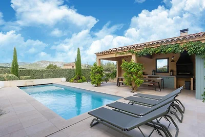 Villa a Malaucene con giardino privato