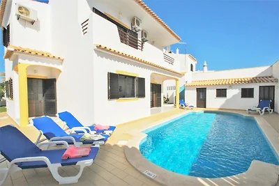 Holiday Home in Gale with Pool near Beaches