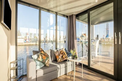 Villa di lusso con piscina e vista mare
