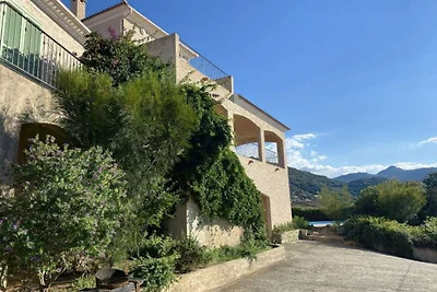 Villa mit Meerblick und privatem Pool