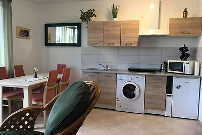 Aangenaam vakantiehuis in Wolin met een tuin