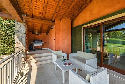 Villa in Brescia mit Schwimmbecken