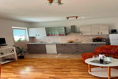Appartamento a Senj vicino Mare e Piscina