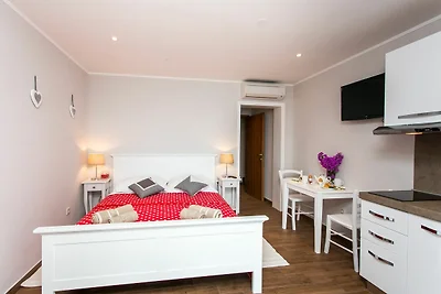 Villa Mirjana - Studio Apartment with Terrace...