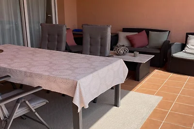 Modernes Apartment im Golfresort mit Pool